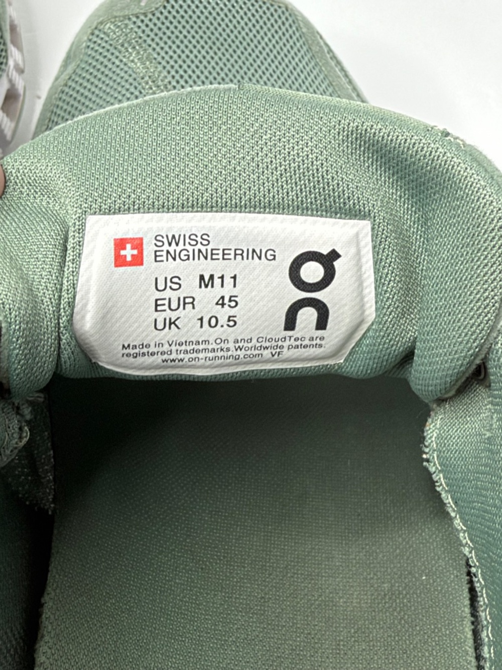 On Cloud Swiss Engineering Green Running Shoes Sneakers - Men’s Size US 11 - Picture 7 of 11